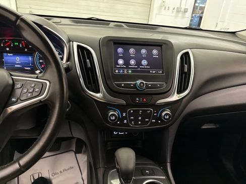 Used 2022 Chevrolet Equinox LT FWD image 16