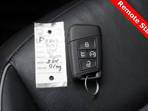 Used 2021 Volkswagen Tiguan SEL Premium R-Line image 31