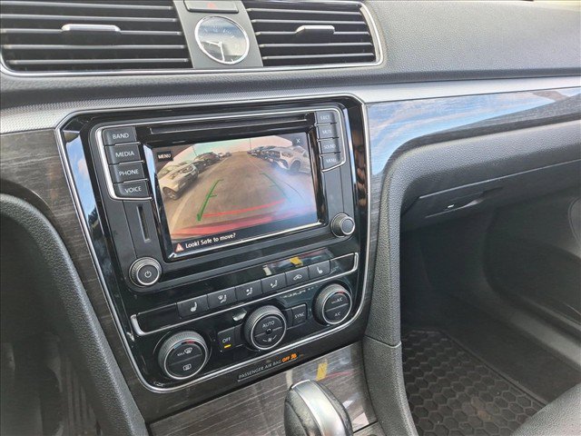 Used 2017 Volkswagen Passat 1.8T SE w/ SE Lighting Package FWD image 13