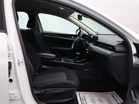Used 2025 Kia K5 LXS FWD image 16