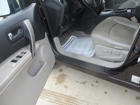 Used 2011 Nissan Rogue SV w/ SL Pkg AWD/4WD image 9