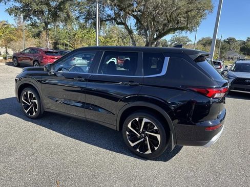 Used 2023 Mitsubishi Outlander SE image 4