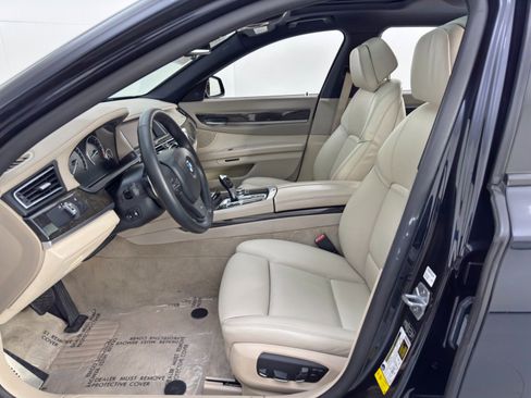 Used 2013 BMW 750Li image 16