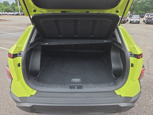 Used 2024 Hyundai Kona SEL w/ Convenience Package FWD image 11
