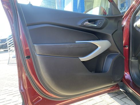 Used 2024 Chevrolet Trax LS w/ LS Convenience Package image 12