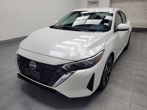 Used 2025 Nissan Sentra SV FWD image 15