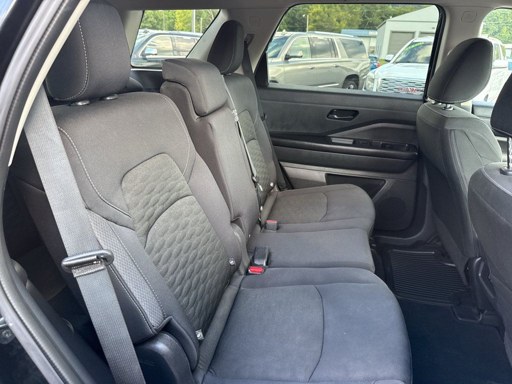 Used 2024 Nissan Pathfinder S FWD image 12