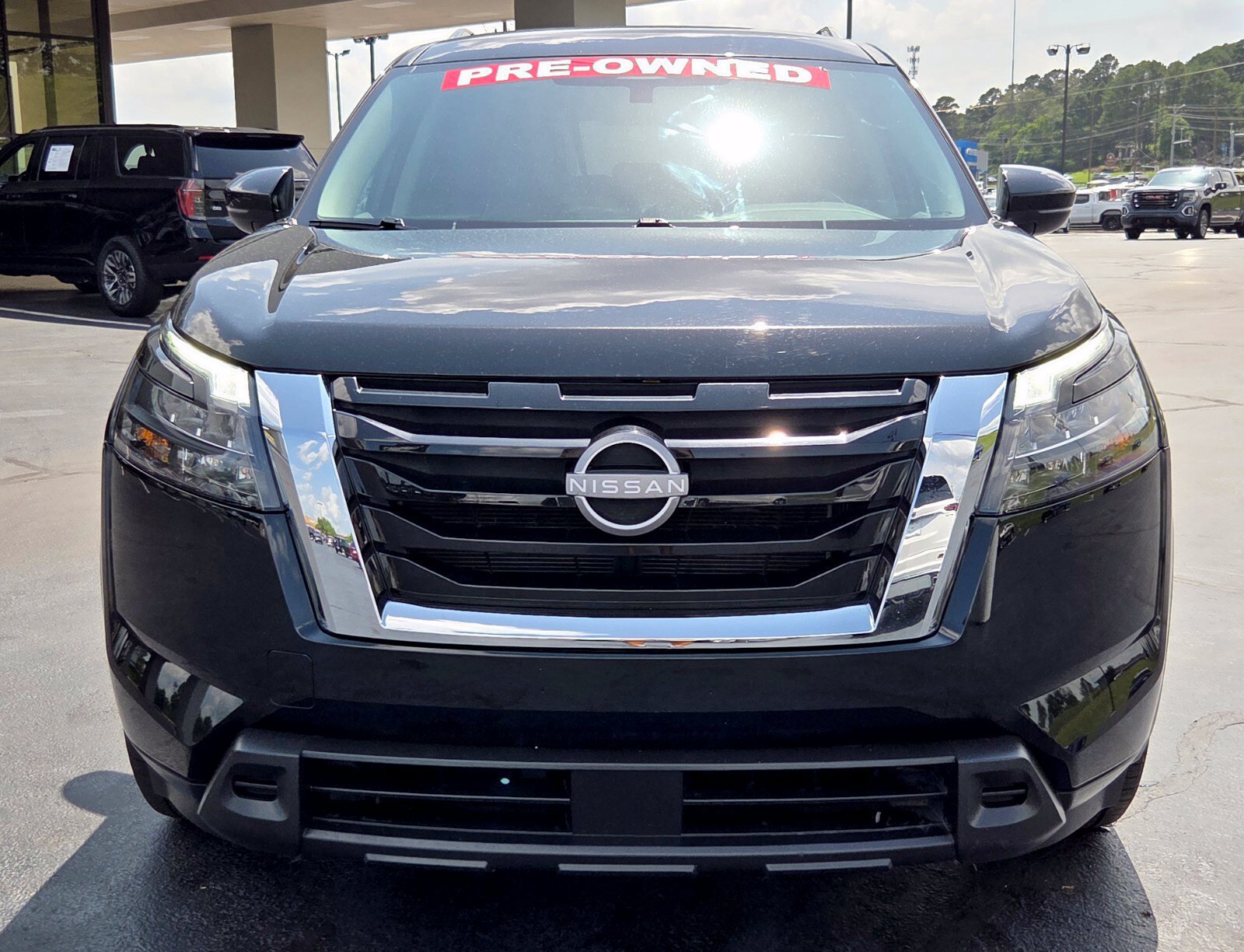 Used 2025 Nissan Pathfinder SV AWD/4WD image 5