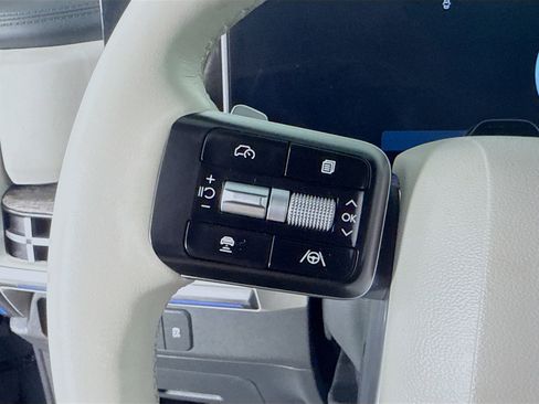 Used 2024 Hyundai Santa Fe Limited image 14