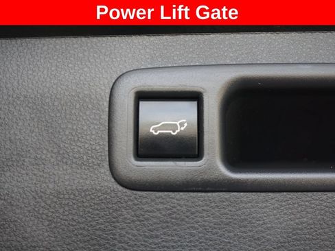 Certified 2024 Toyota Highlander LE FWD image 17