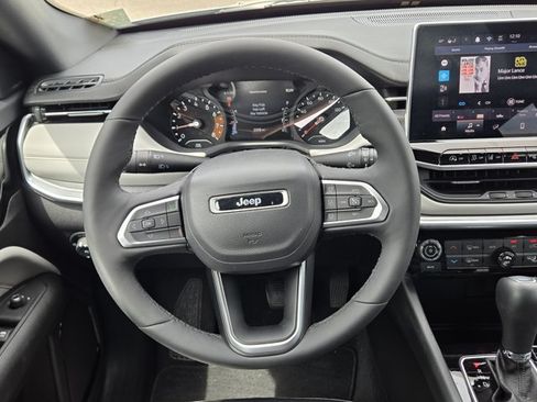 Certified 2025 Jeep Compass Limited AWD/4WD image 45