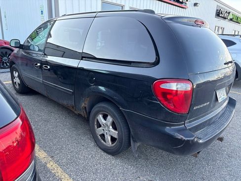 Used 2005 Dodge Grand Caravan SXT FWD image 8