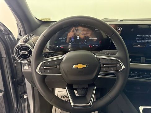 New 2026 Chevrolet Equinox LT w/ Convenience Package II FWD image 30