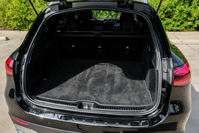 Used 2025 Mercedes-Benz GLC 300 4MATIC image 63