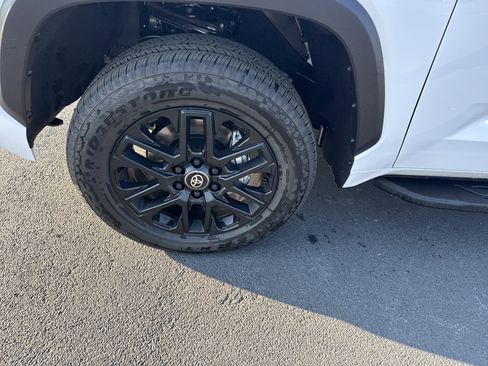 New 2026 Toyota Tundra Limited AWD/4WD image 9