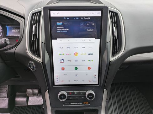 Used 2023 Ford Edge SEL w/ Convenience Package image 11