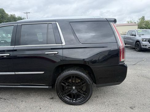 Used 2018 Cadillac Escalade Platinum AWD/4WD image 6