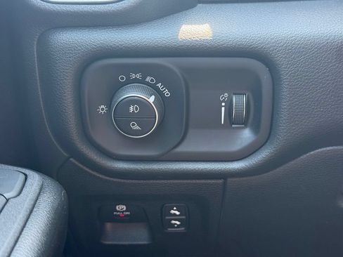 Used 2025 RAM 1500 Big Horn AWD/4WD image 10