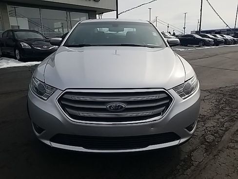 Used 2018 Ford Taurus SEL image 9