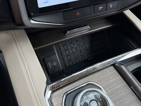 Used 2023 Ford Expedition Limited RWD image 23