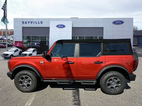 Used 2023 Ford Bronco Big Bend image 2