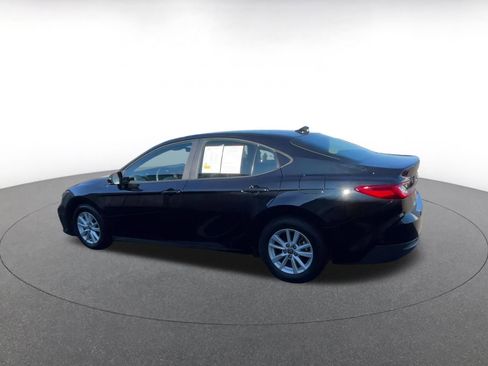 Used 2025 Toyota Camry LE image 7