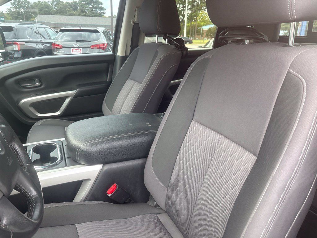 Used 2021 Nissan Titan SV w/ SV Convenience Package AWD/4WD image 15