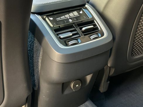 Certified 2025 Volvo XC90 B5 Core w/ Protection Package Premier image 13