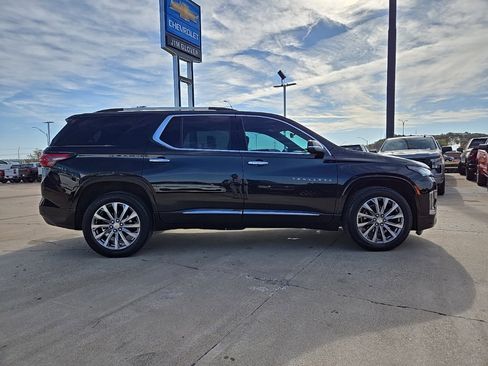 Used 2023 Chevrolet Traverse Premier image 12