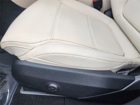 Certified 2025 Mercedes-Benz GLC 300 4MATIC image 9