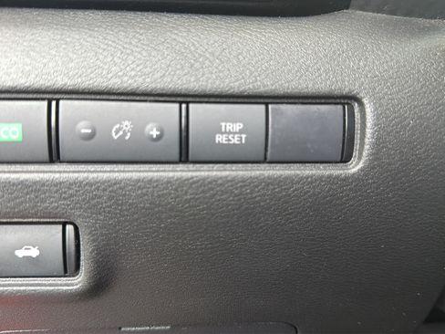 Certified 2024 Nissan Sentra SV FWD image 19