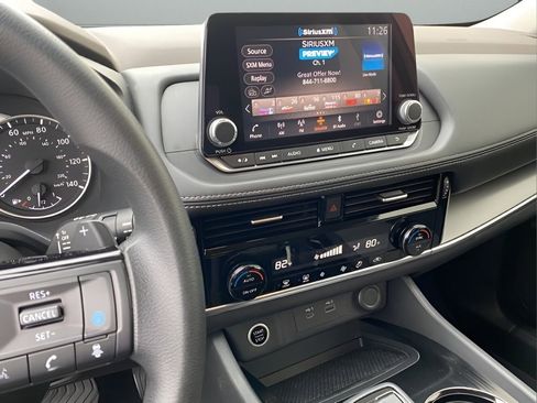 Used 2021 Nissan Rogue SV image 10