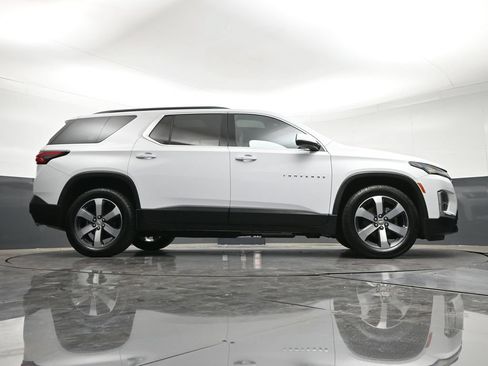 Certified 2023 Chevrolet Traverse LT w/ LT Premium Package AWD/4WD image 29