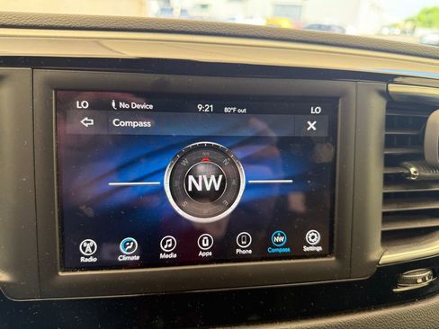 Used 2020 Chrysler Pacifica Touring w/ S Appearance Package image 31