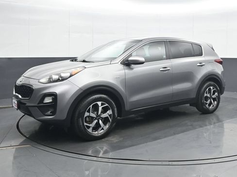 Used 2020 Kia Sportage LX AWD/4WD image 2