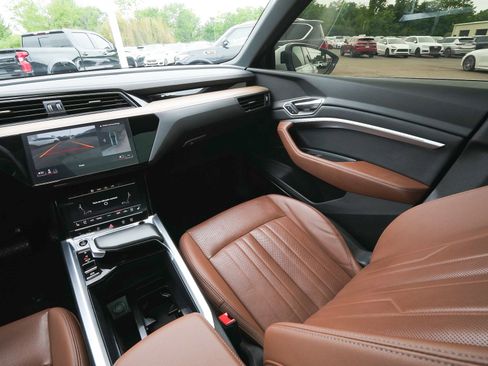 Used 2024 Audi Q8 e-tron Premium Plus AWD/4WD image 44