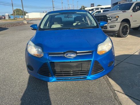 Used 2014 Ford Focus SE image 2
