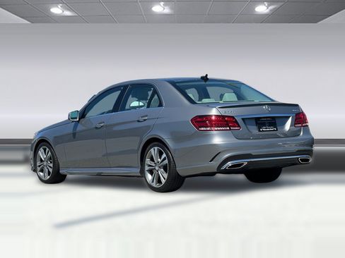 Used 2015 Mercedes-Benz E 350 4MATIC Sedan image 3
