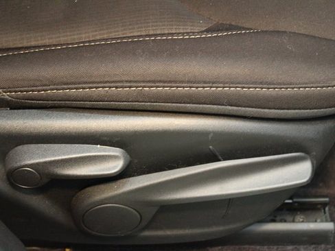 Used 2017 Jeep Cherokee Latitude w/ Comfort & Convenience Group image 12