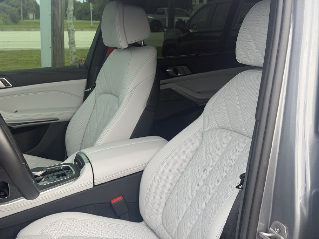 Used 2026 BMW X5 xDrive40i w/ M Sport Package AWD/4WD image 15