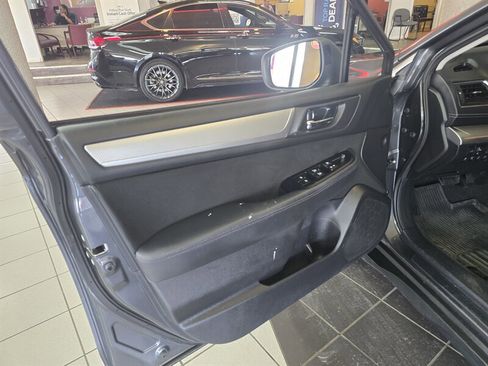 Used 2019 Subaru Outback 2.5i Premium image 7