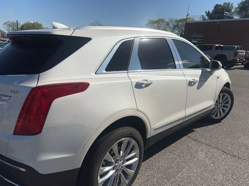 Used 2017 Cadillac XT5 Platinum image 3