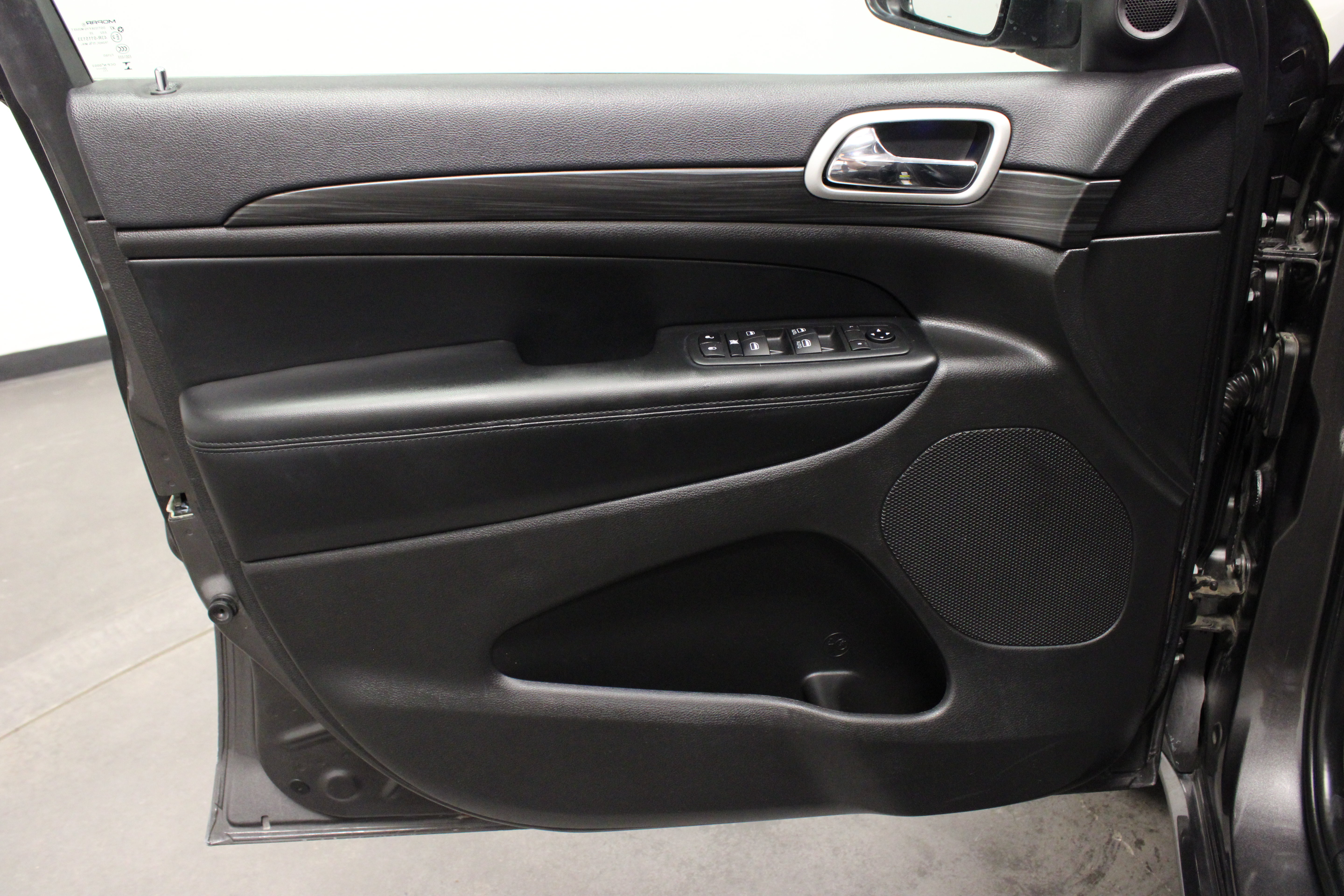 Used 2021 Jeep Grand Cherokee Laredo X RWD image 11