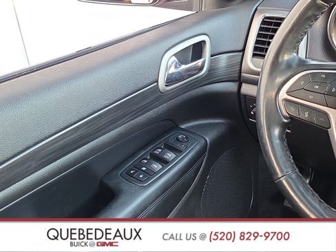 Used 2020 Jeep Grand Cherokee Altitude AWD/4WD image 24