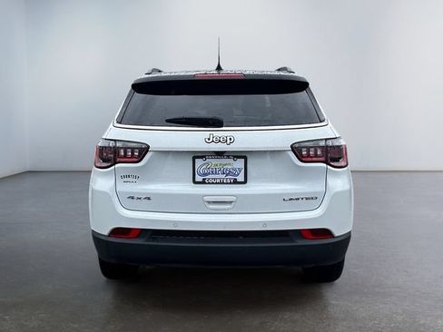 Used 2025 Jeep Compass Limited AWD/4WD image 4