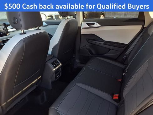 New 2026 Volkswagen Taos SE image 19