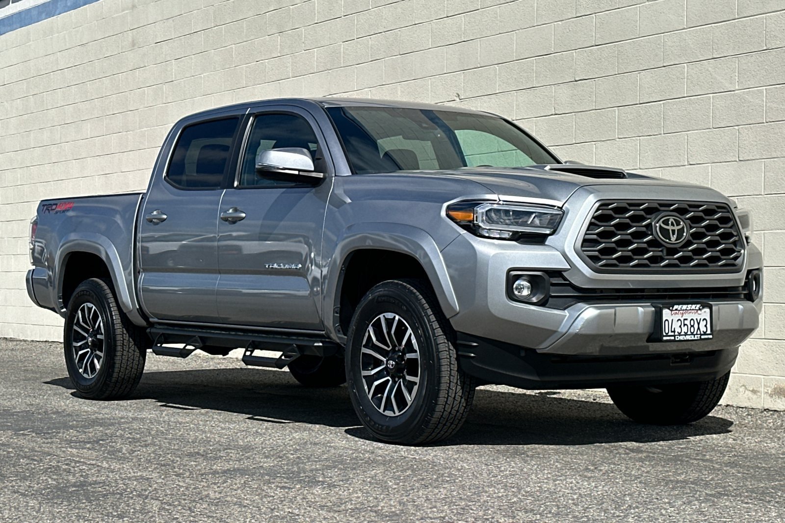 Used 2023 Toyota Tacoma TRD Sport AWD/4WD image 2