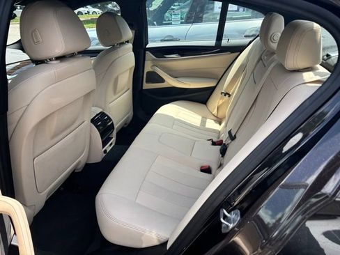 Used 2023 BMW 530i xDrive w/ Premium Package AWD/4WD image 5