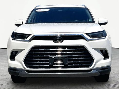 Certified 2024 Toyota Grand Highlander AWD image 4
