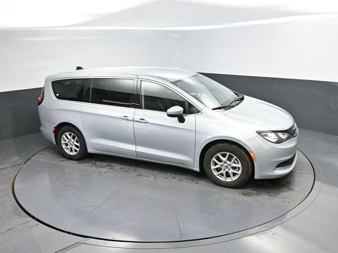 Used 2023 Chrysler Voyager LX FWD image 35